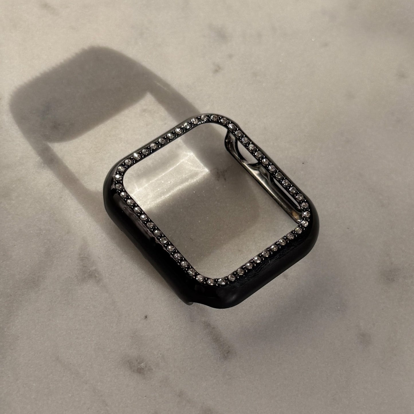 ETUI Z CYRKONIAMI DO APPLE WATCH