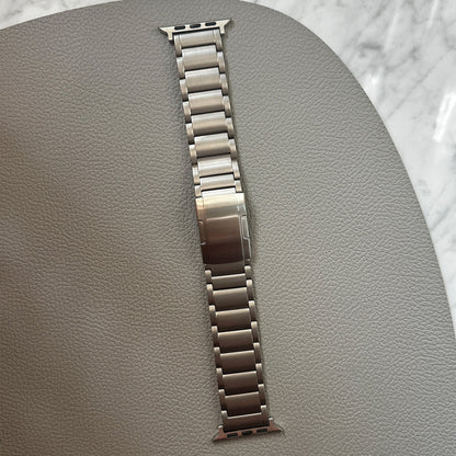 TITANIUM APPLE WATCH BAND